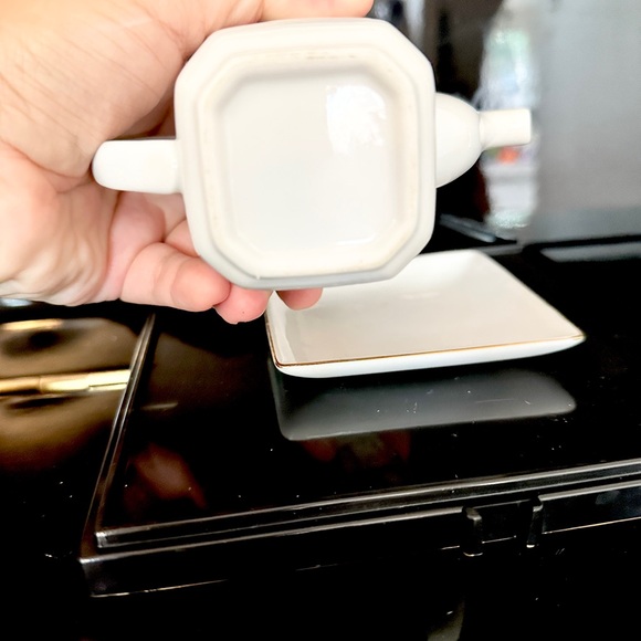 Small Japanese Teapot - Picture 5 of 7